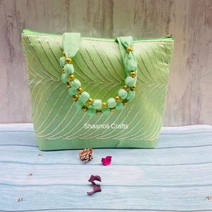 Bolsos de Hombro Elegantes Hechos a Mano con Forro Estampado para Mujeres y Niñas, Ideales para Bodas, Fiestas, Recuerdos de Mehendi - Product Image 4