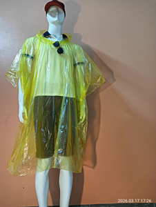 เสื้อกันฝนแบบคลาสสิคใหม่สำหรับคนเดียว ใช้กลางแจ้ง ใช้ในบ้าน อุปกรณ์สำหรับผู้ใหญ่ สำหรับตั้งแคมป์ ทำจากพลาสติก PE แบบใช้แล้วทิ้ง มีแขนสั้น - Product Image 2