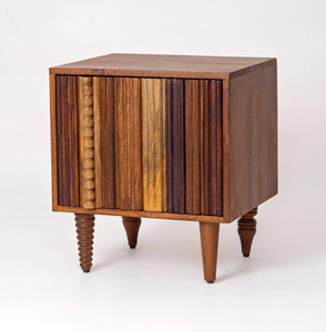 Mesita de Noche Moderna Rústica de Madera de Roble Macizo con 2 Cajones, Mesita de Noche de Alta Calidad con Almacenamiento Cerrado para Dormitorio, Hogar y Sala de Estar - Product Image 4