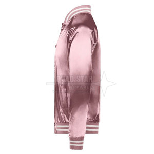 แจ็คเก็ต Letterman ผ้าซาตินกันน้ำ ดีไซน์ล่าสุด สำหรับผู้ชาย ราคาขายส่ง แจ็คเก็ต Letterman ผ้าซาตินสำหรับฤดูหนาวสำหรับผู้ชาย - Product Image 3