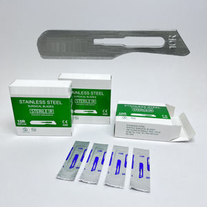 Cuchillas de Dermoabrasión Manuales Profesionales Suyuan de Acero Inoxidable 10R (Caja de 100) Ultra Afiladas, Certificación CE Clase II, 5 Años de Garantía Quirúrgica - Product Image 4