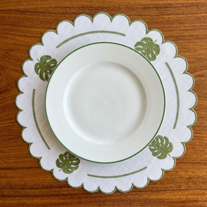 Custom Washable Reuse Handmade Luxury Embroidery Leaves <b>Placemats</b> Napkins Sets 100% Linen Green Scallop Border Mats Home Wedding - Product Image 3