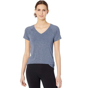Ropa informal ligera de corte holgado para mujer, camisetas con cuello en V para conjuntos de fin de semana, viajes y comodidad diaria con un estilo duradero. - Product Image 4