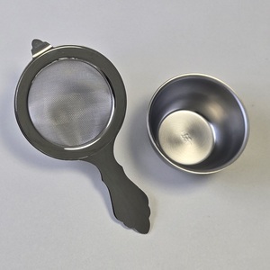 Neo Strainer, fabriqué au Japon, entièrement en acier inoxydable 18-8, passoire à thé à 40 mailles avec support, durable, facile à utiliser. - Product Image 2