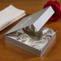 Scatole regalo di lusso grigio argento all'ingrosso, personalizzabili con logo stampato, rivestimento in raso, custodie rigide per la vendita di gioielli in grandi quantità