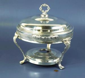 Plat à chafing de luxe de style européen en argent pour les buffets et banquets de mariage, magnifiquement conçu par KHOOSI OVERSEAS - Product Image 1