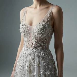 Vestido de Noche Blanco de Alta Calidad con Cuello Halter y Pedrería, Vestido de Gala de Tul Plisado con Cristales, Elegante Traje Formal - Product Image 3