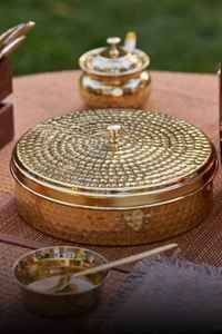 Caja de Especias de Metal Dorado, Regalo, Masala Dabba de 9 Compartimentos con Tapa Martillada, Moderna, Ligera, Ecológica, de Grado Alimenticio - Product Image 2