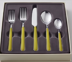 Juego de cubiertos minimalista con mangos verde oliva, de acero inoxidable, apto para lavavajillas, para bodas y uso diario. - Product Image 6