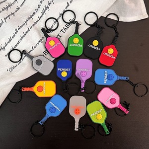 พวงกุญแจไม้พายพิคเคิลบอลขนาดสั่งทำได้ วัสดุยางคุณภาพสูง ทนทาน ของขวัญส่งเสริมการขาย พร้อมโลโก้สั่งทำ OEM - Product Image 2