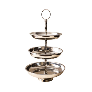 Support à gâteau moderne et luxueux à 2 niveaux en aluminium argenté avec finition martelée, plateau de présentation décoratif en métal pour desserts, en vente - Product Image 6