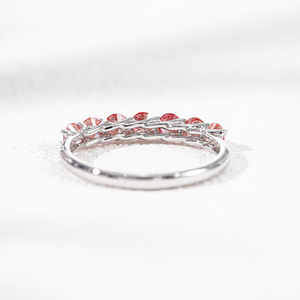 Bague unisexe classique en or plaqué rhodium avec diamant de laboratoire taille brillant ronde couleur E, fantaisie et intense, idéale pour la remise des diplômes ou comme alliance de mariage - Product Image 5
