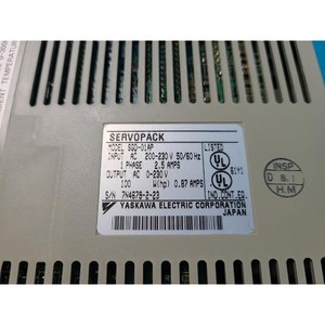Yaskawa SERVOPACK SGD-01AP - Variador de Motor Servo AC Usado - Piezas de Equipos Semiconductores de Época - Product Image 2