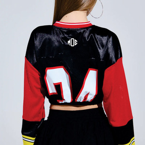 Jersey Corto de Fútbol Americano para Mujer, Manga Larga, Transpirable, de Poliéster, Ropa Urbana, Diseño de Número Bordado Personalizado, Venta al Por Mayor OEM - Product Image 2