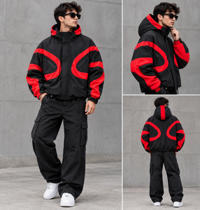 Veste coupe-vent noire et rouge personnalisée, à capuche, légère, pour le sport et la ville, avec fermeture éclair, empiècements contrastés et design personnalisé - Product Image 3
