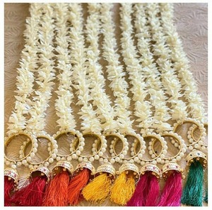 Guirlande de fleurs artificielles de jasmin et de mogra faites à la main, bracelets de perles, pompons en plastique et métal écologiques, pour mariage traditionnel et décoration intérieure - Product Image 1