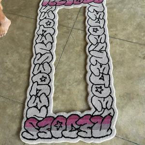 Alfombra moderna personalizada con letras de burbujas y grafiti, alfombra con diseño abstracto degradado rosa, Alfombra tejida con respaldo de látex de Material de algodón - Product Image 1