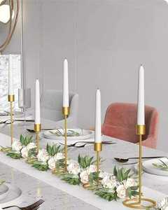 Porte-bougie en métal rustique de haute qualité pour la décoration de la maison de style farmhouse, idéal pour le salon et la table à manger, disponible à la vente - Product Image 2