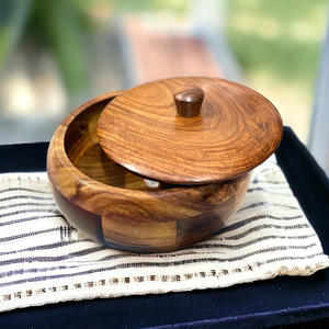 Pot de cuisson élégant en bois avec couvercle Design artisanal traditionnel Idéal pour ranger et servir des repas chauds Parfait pour la cuisine à domicile - Product Image 2