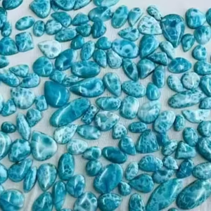 พลอยลาริมาร์ธรรมชาติคุณภาพสูง 100% สีฟ้าประกายไฟ รูปทรงผสม แบบคาโบชอง ขัดเงา พลอยกึ่งมีค่า พลอยเม็ดเดี่ยว - Product Image 3