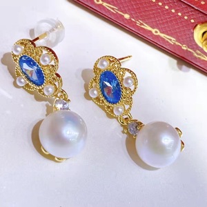 Pendientes Elegantes y con Estilo, con Perlas de Color Plata y Aguja Plateada, Accesorio de Moda Versátil con Características de Preservación - Product Image 2