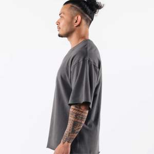 T-shirt de sport pour homme, haut de gamme, écologique, personnalisable, léger, respirant, anti-transpiration, pour entraînement sportif - Product Image 4