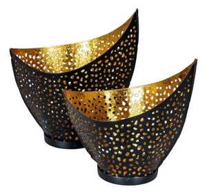 Juego de 2 Portavelas de Metal Perforado Negro y Dorado, Modernos Recipientes de Hierro Huecos para Centro de Mesa, Skies Trader - Product Image 1