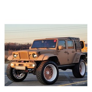 Jeep Sahara 3.6 4 portes 2017 38 755 km Boîte de vitesses automatique Sièges en cuir Volant à gauche Caméra arrière avec système de navigation - Product Image 2