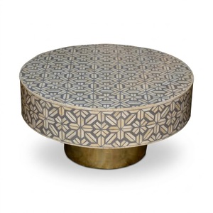 Table basse ronde de luxe faite à la main avec incrustations en os, motif Targua marocain, base cylindrique en laiton brossé pour villa - Product Image 2