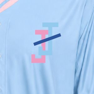 เสื้อเบสบอลผู้หญิงสีฟ้าอ่อน แขนสั้น คอวี ติดกระดุมด้านหน้า แต่งขอบสีชมพู พร้อมลายปัก สำหรับกีฬาประเภททีม - Product Image 4