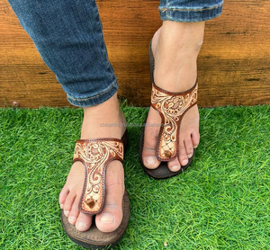 Real Handmade Genuine <b>Women</b> Western Stylish Tooled <b>Leather</b> Casual Outdoor Flipflop Flat Flower Footwear Open Brown Toe Sandals - Product Image 4