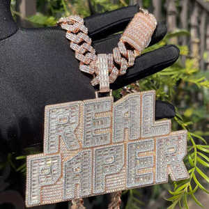 Colgante de Moissanita Chapado en Oro Rosa con Letra o Palabra, Joya Unisex para Regalo de Streetwear - Religioso Hindú - Product Image 2