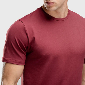Camiseta Deportiva Delgada de Alta Calidad, Ecológica, con Logotipo Frontal, 100% Poliéster, Corte Regular, para Hombre, Color Granate - Product Image 3