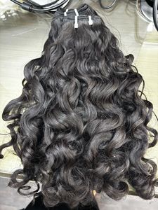Cheveux indiens vierges bouclés et rebondissants, double épaisseur, Remy, vente en gros, cuticules alignées, flux naturel, en vrac, tous les cheveux alignés dans le sens de la cuticule - Product Image 4