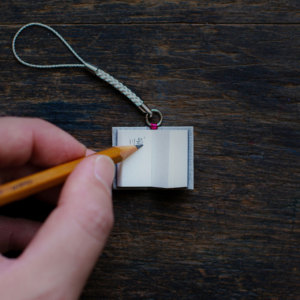 Sangle de livre micro-encollée faite à la main avec du papier Washi - Product Image 2