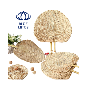 OFERTA ESPECIAL Abanico de Mano con Hoja de Palma Azul Lotus 2025, Recuerdos Rústicos para Bodas, Regalo Ecológico Natural para Invitados, Decoración - Product Image 1