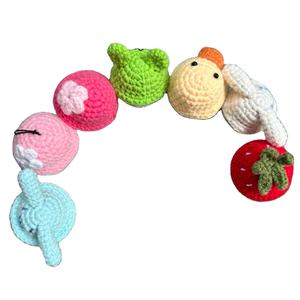 Llavero de lana de damasco tejido a mano con colgante temático de frutas/flores, decoración y regalo para festividades, precio al por mayor, hecho en Da Nang - Product Image 1