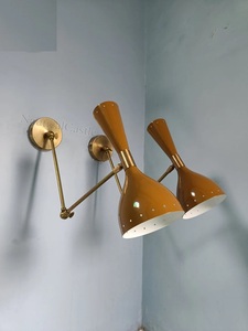โคมไฟติดผนังทองเหลืองอิตาลีสไตล์กลางศตวรรษปี 1950 สีน้ำตาล รุ่น Diabolo Lamp Gulbahar (คู่) - Product Image 2