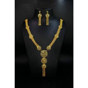 Collier avec boucles d'oreilles Parure de bijoux Plaqué or Laiton pur Haute qualité Collier turc Dubaï Parure de bijoux artificiels de créateur - Product Image 2