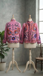 Chaqueta de Invierno para Mujer, con Cuello Mandarín, Bordado Floral Rosa, Estilo Suzani, Manga Larga, Resistente al Viento, Bordado a Mano - Product Image 4