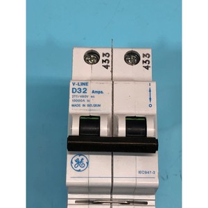 4 INTERRUPTORES DE CIRCUITO GENERAL ELECTRIC D32 AMPS - Equipo y Piezas de Semiconductores de Confianza de Marca Global - Product Image 3