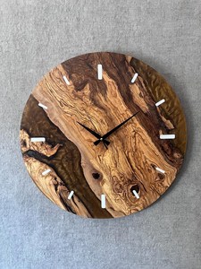 Resin <b>Wall</b> <b>Clock</b> With Wooden Accents and Vintage Design & Perfect for Travel-inspired <b>Decor</b> at Very Good Cost - Product Image 4