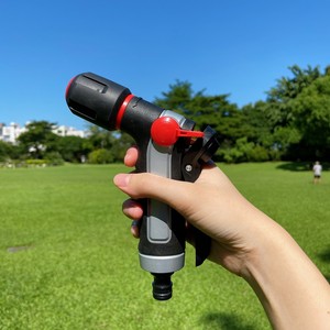 Pistola de Agua para Jardín Hallgrand HG72719E con Patrón Twister, Empuñadura Suave de TPR, Patrones de Rociado Variables para Manguera de Alta Presión - Product Image 2