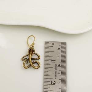 Boucles d'oreilles pendantes vintage en forme de serpent, plaqué bronze antique, laiton, bijoux fantaisie unisexe - Product Image 2