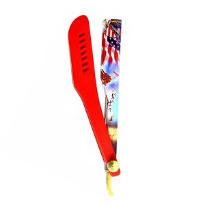 Navaja de acero inoxidable con diseño de bandera estadounidense, mango de plástico rojo y detalles dorados - Product Image 6