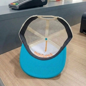 Casquettes de golf personnalisées à 5 panneaux, broderie 3D, visière structurée pré-courbée, fournisseur OEM ODM à faible MOQ - Product Image 5