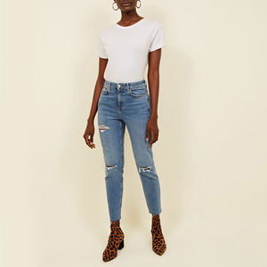 Jeans ajustados de cintura media, transpirables, ecológicos, rasgados, de mezclilla azul desgastada, de largo completo, talla grande, casuales, de pierna recta para mujer - Product Image 4