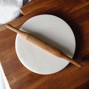 Rodillo y Tabla de Amasar de Madera Pulida, Chakla Belan Lisa para Resultados Perfectos al Amasar - Product Image 3
