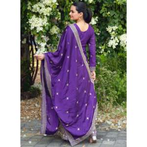 Ensemble de costume Sharara pour femmes Feni Fashion, couleur violette, avec broderie à paillettes, taille S - Product Image 6