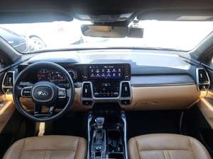 Sorento SUV Gris Usado, Diésel Turbo, Automático, Volante a la Izquierda, Asientos de Cuero, Neumáticos R18, Amplio Espacio Trasero, 4 Puertas, Auto Familiar para Viajes - Product Image 3